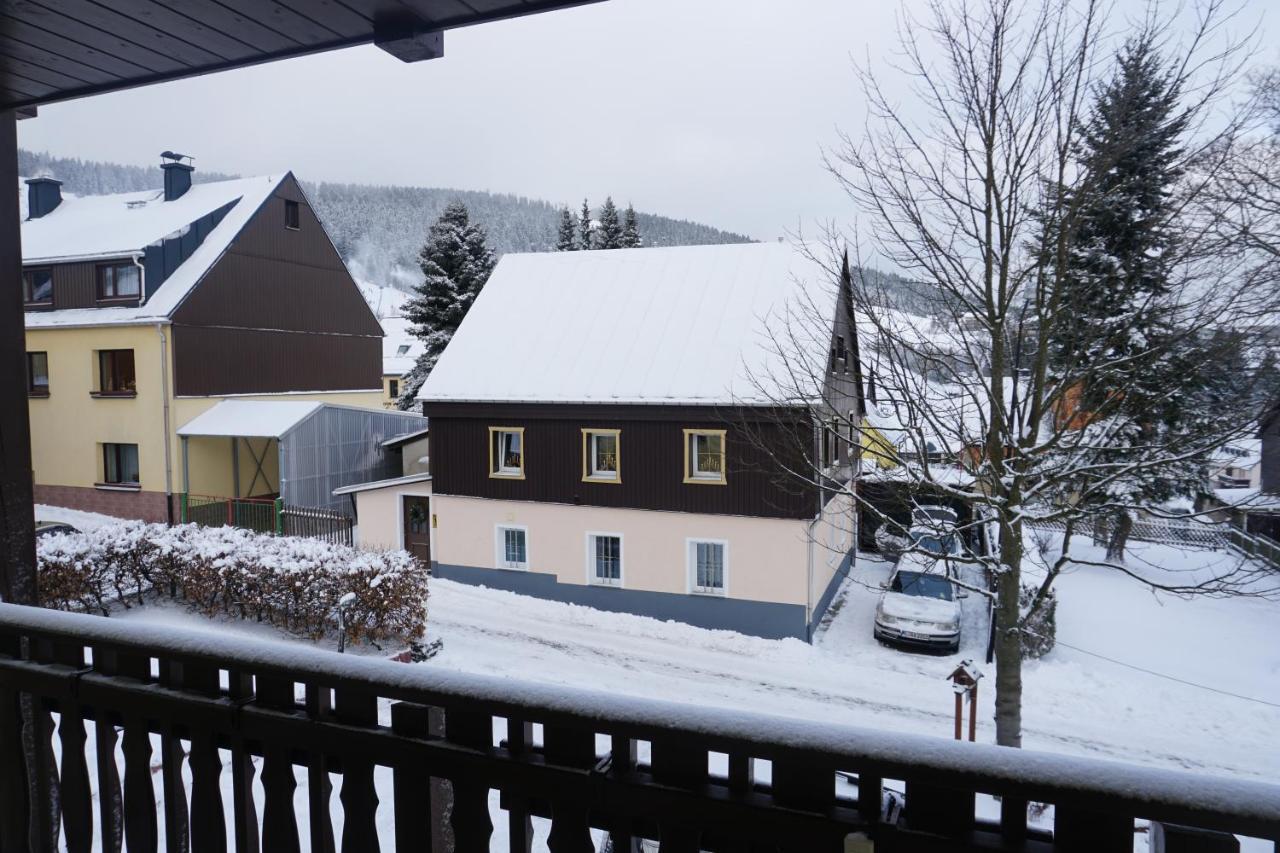 Ferienwohnung Korn Mit Tiefgarage Und Skiraum Oberwiesenthal Exterior foto